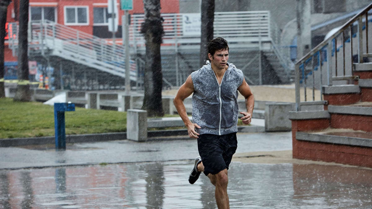 8 tips for safely running in the rain 14