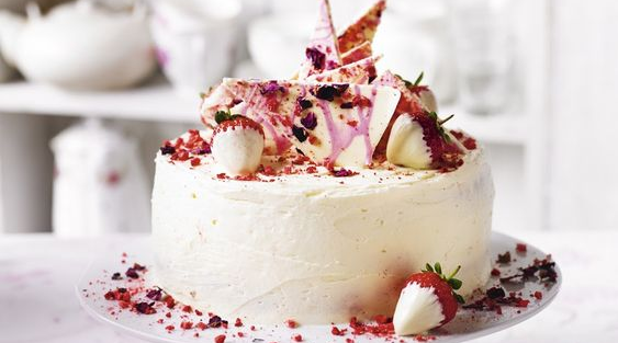Martha's strawberry, Champagne & rose cake 3