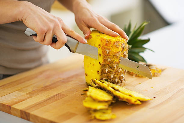 Discover how to cut a pineapple and not die trying 3