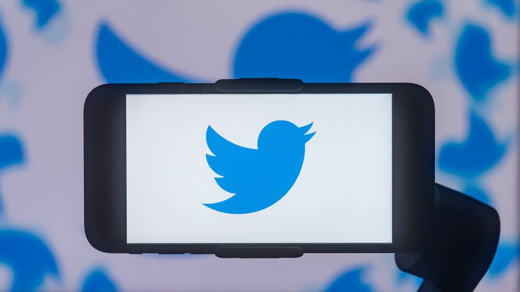 Twitter charges fees for SMS authentication 3