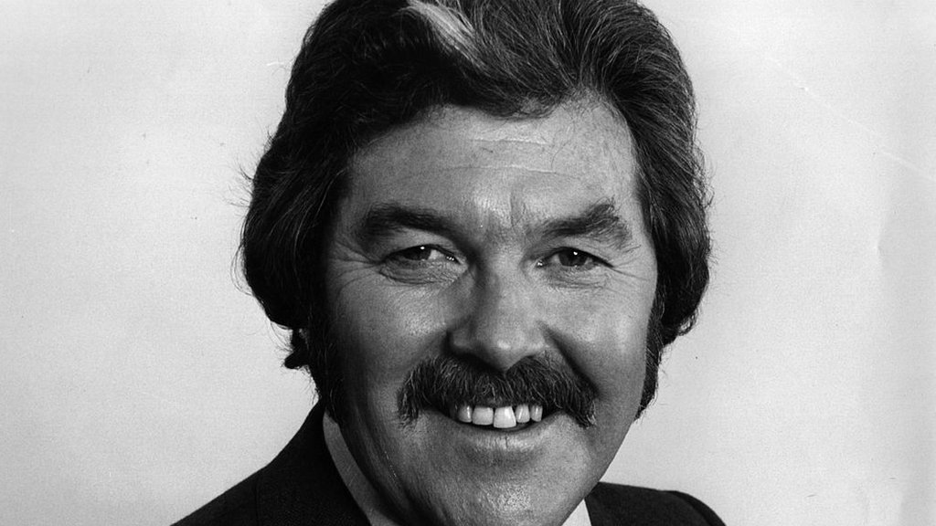 Dickie Davies, presenter of ITV’s World of Sport for almost two decades, dies 3