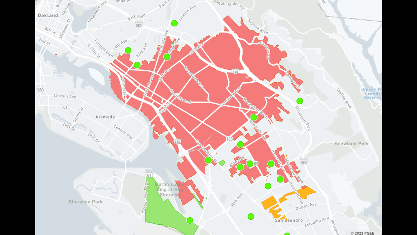 Fire at PG&E substation causes power outages for thousands in parts of Oakland and Alameda, agency says 17