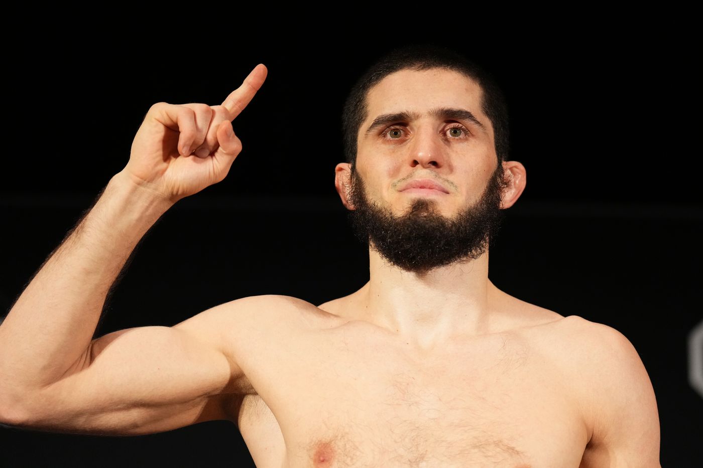 UFC 284 Weighing Effects: Islam Makhachev and Alexander Volkanovski Proceed for Superfight, Two Warring parties Leave out 21