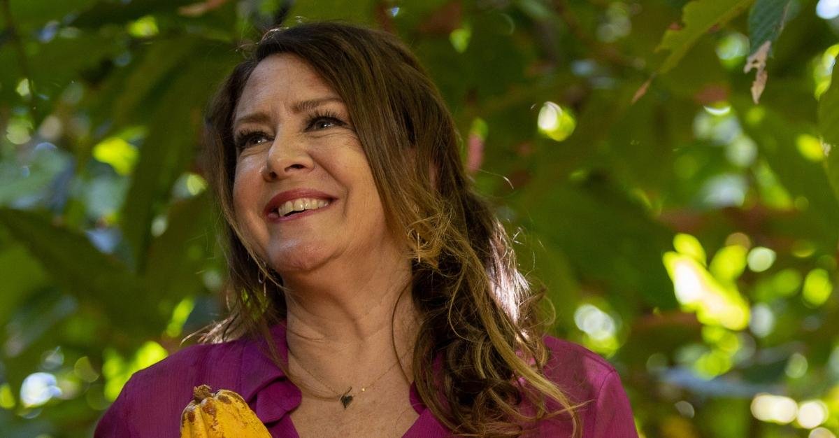 "Discovering Joely Fisher's Star-Studded Role in 'Fantasy Island' Season 2 Episode 5" 13