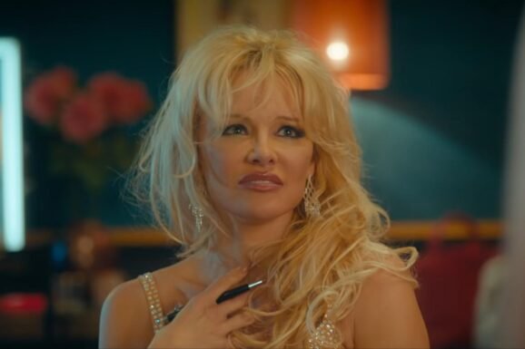 Pamela Anderson makes a shocking return to TV 3