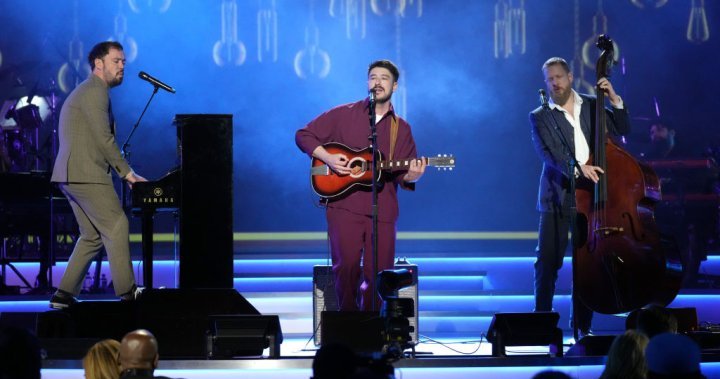 Mumford & Sons Headlining the ‘Rock the Park’ Premiere in London, Ontario – London 3