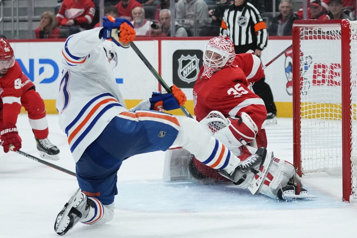 Foegele scores twice, Oilers beat Red Wings 5-2 19