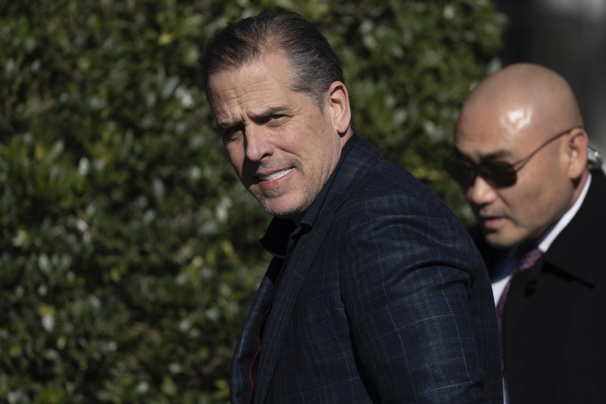 Ex-Twitter execs face GOP polling on Hunter Biden 17