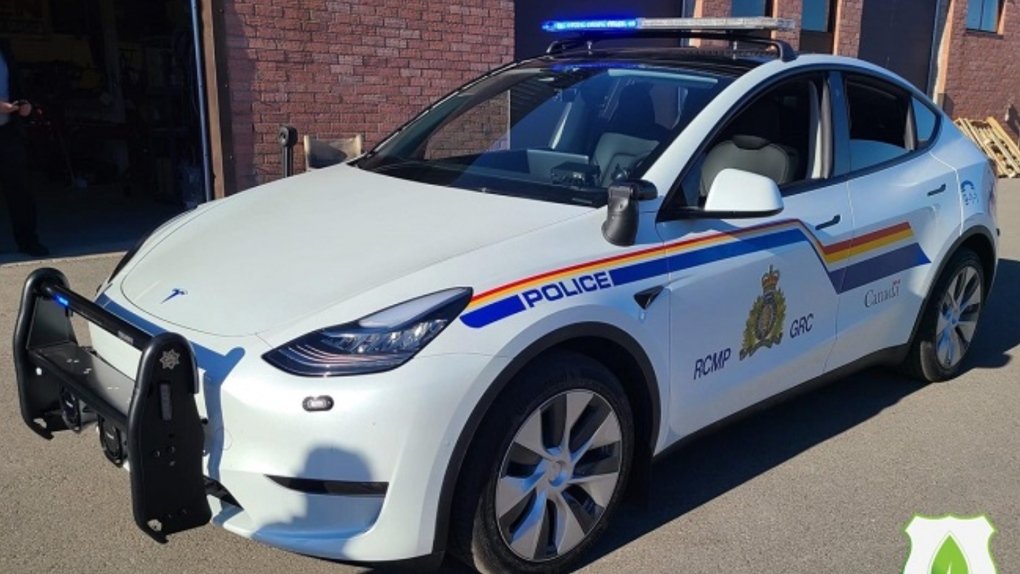 Canada’s first RCMP electric cruiser arrives at Vancouver Island 13