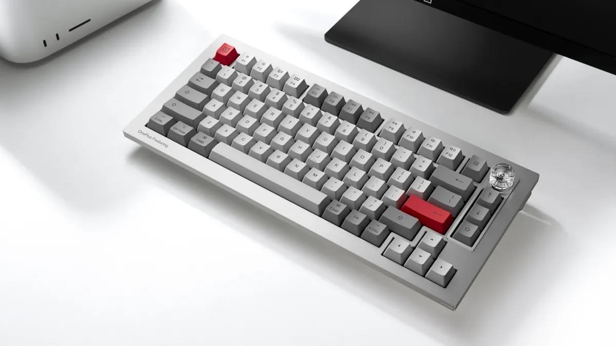 The pristine OnePlus mechanical keyboard works smartly with Macs 3