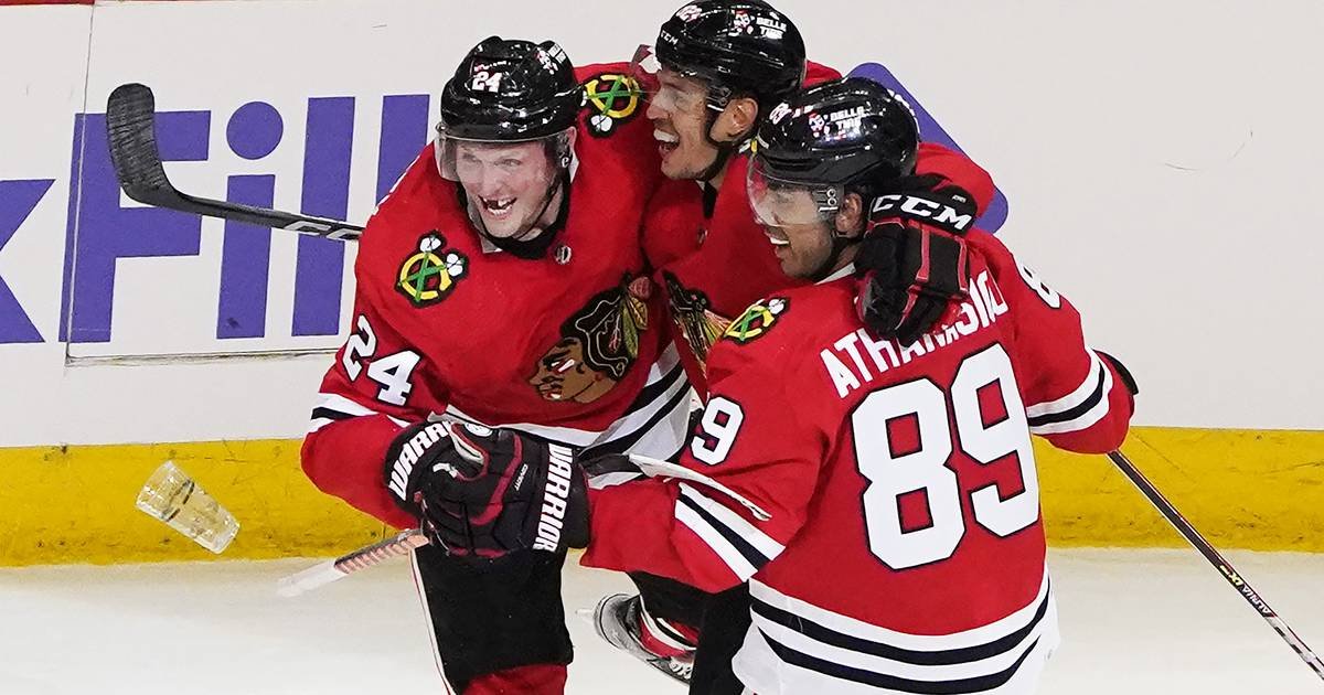 Caleb Jones’ function in time beyond regulation leads the Chicago Blackhawks to a 4-3 win over the Arizona Coyotes 19