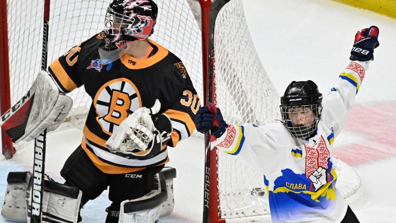 ‘What a day for hockey’: Ukrainians, Jr. Bruins honour solidarity 3