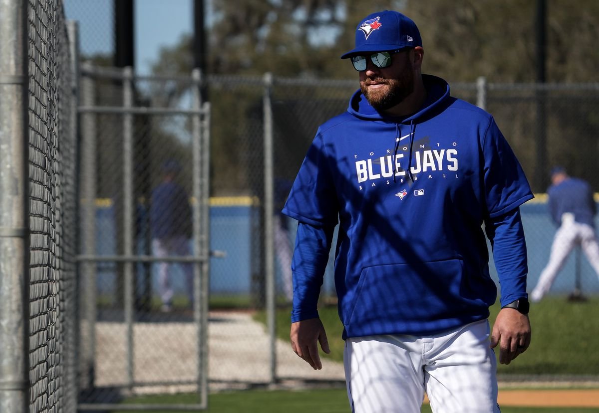 Schneider with the save: Blue Jays skipper uses Heimlich maneuver to help woman 3