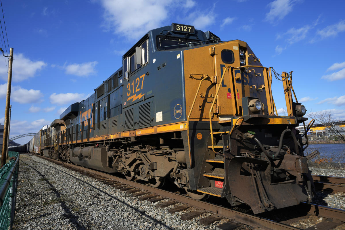 In a first phase, some CSX railroaders will be paid for sick leave 3