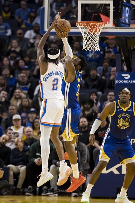 Thompson scores 42 points with 12 3s, Warriors beat Thunder 17