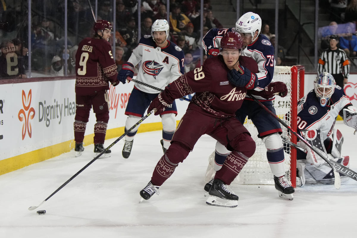 Coyotes beat Blue Jackets 3-2 OT to extend streak 3