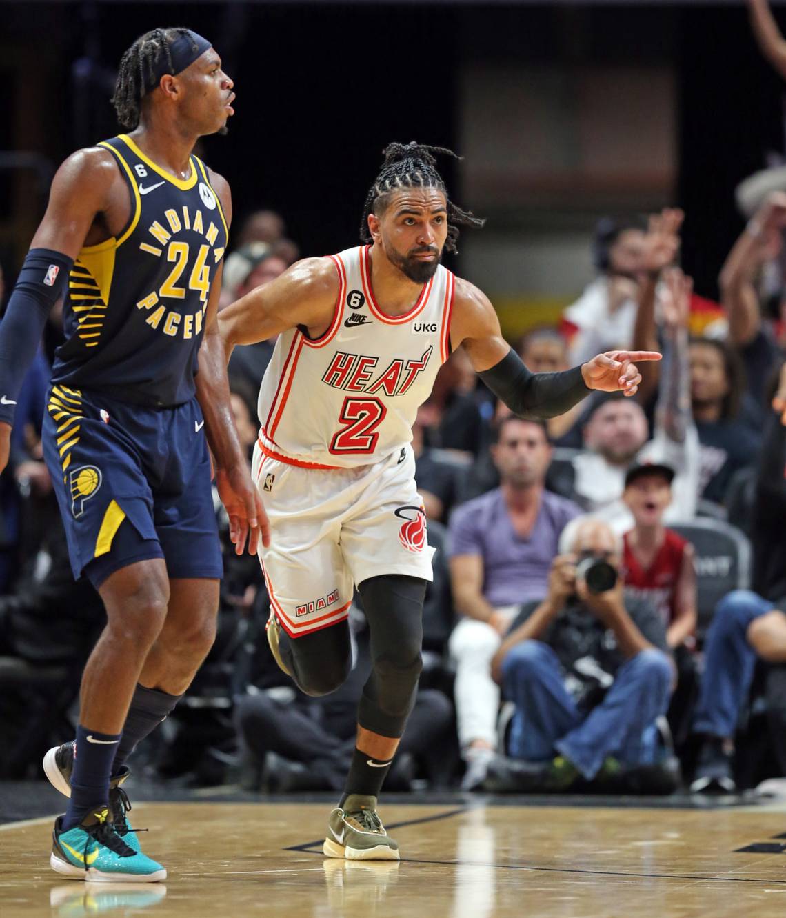 Vincent makes arguments occasion Warmth talks in regards to the level defend marketplace. And Butler within the mins of the 4th quarter 15