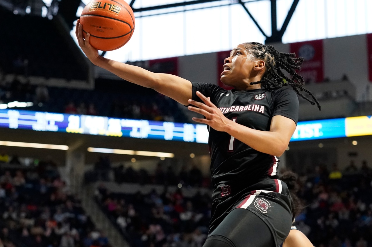 South Carolina No. 1 survives 64-57 in overtime at Ole Miss 3