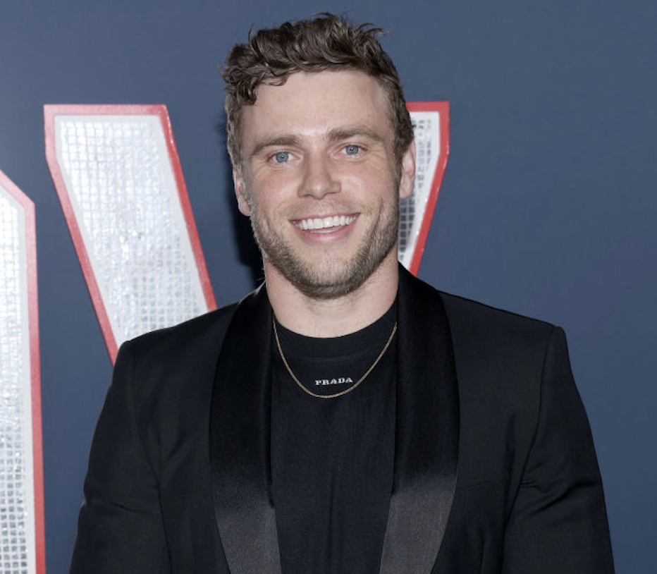 Gus Kenworthy says gay kiss removed from ’80 for Brady’ 3