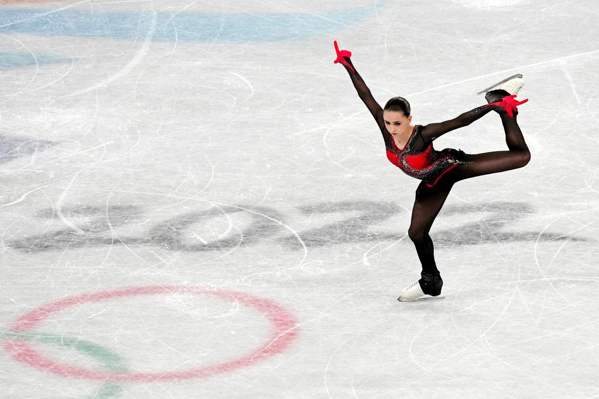 A year after the Beijing Games, the figure skaters of the Olympic team are still waiting for medals. Why? 3