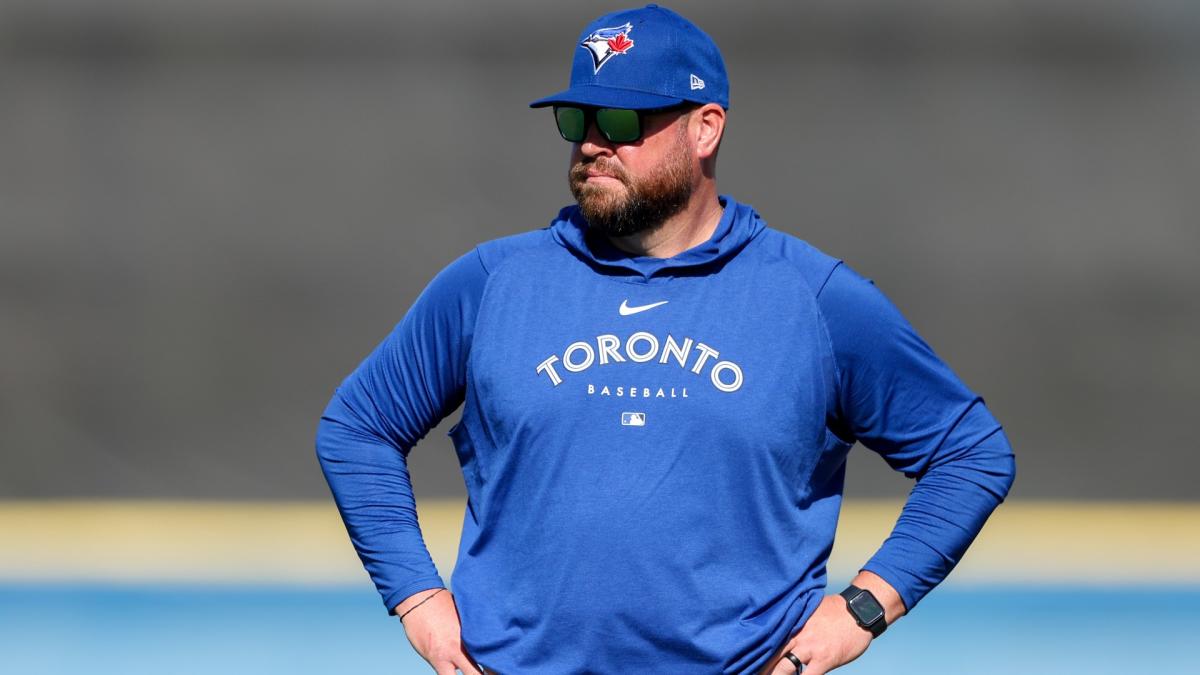 Blue Jays manager John Schneider saves woman’s life with Heimlich maneuver 3