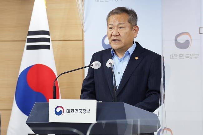 South Korea minister charged with crowds in Itaewon 5