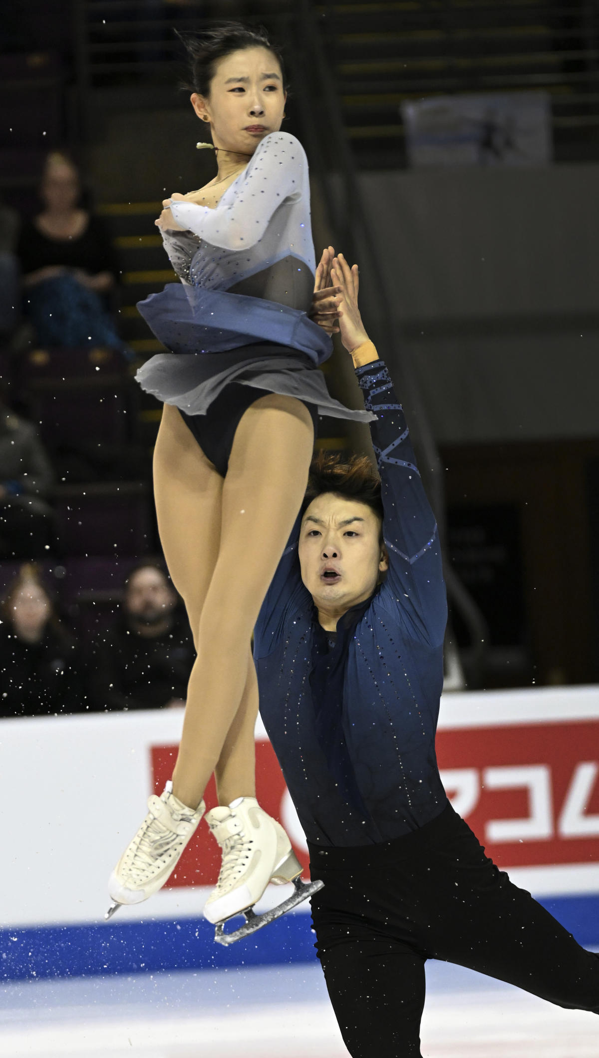 Miura and Kihara win the 4 Continents Skating Championship 3