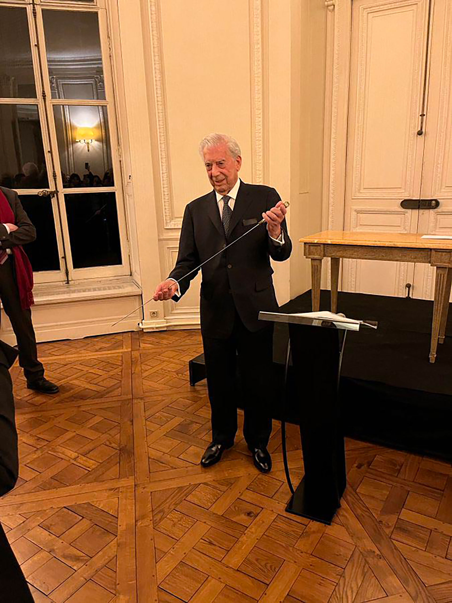 Vargas Llosa makes historical past and enters the French Academy 3