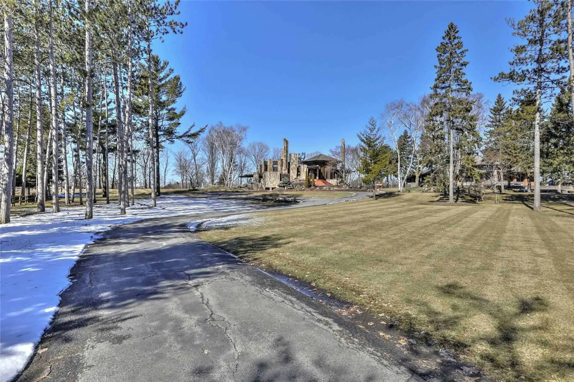 Mansion the place ‘The Boys’ used to be filmed and the Rolling Stones used to be up on the market in Mississauga for $8.9 million 9