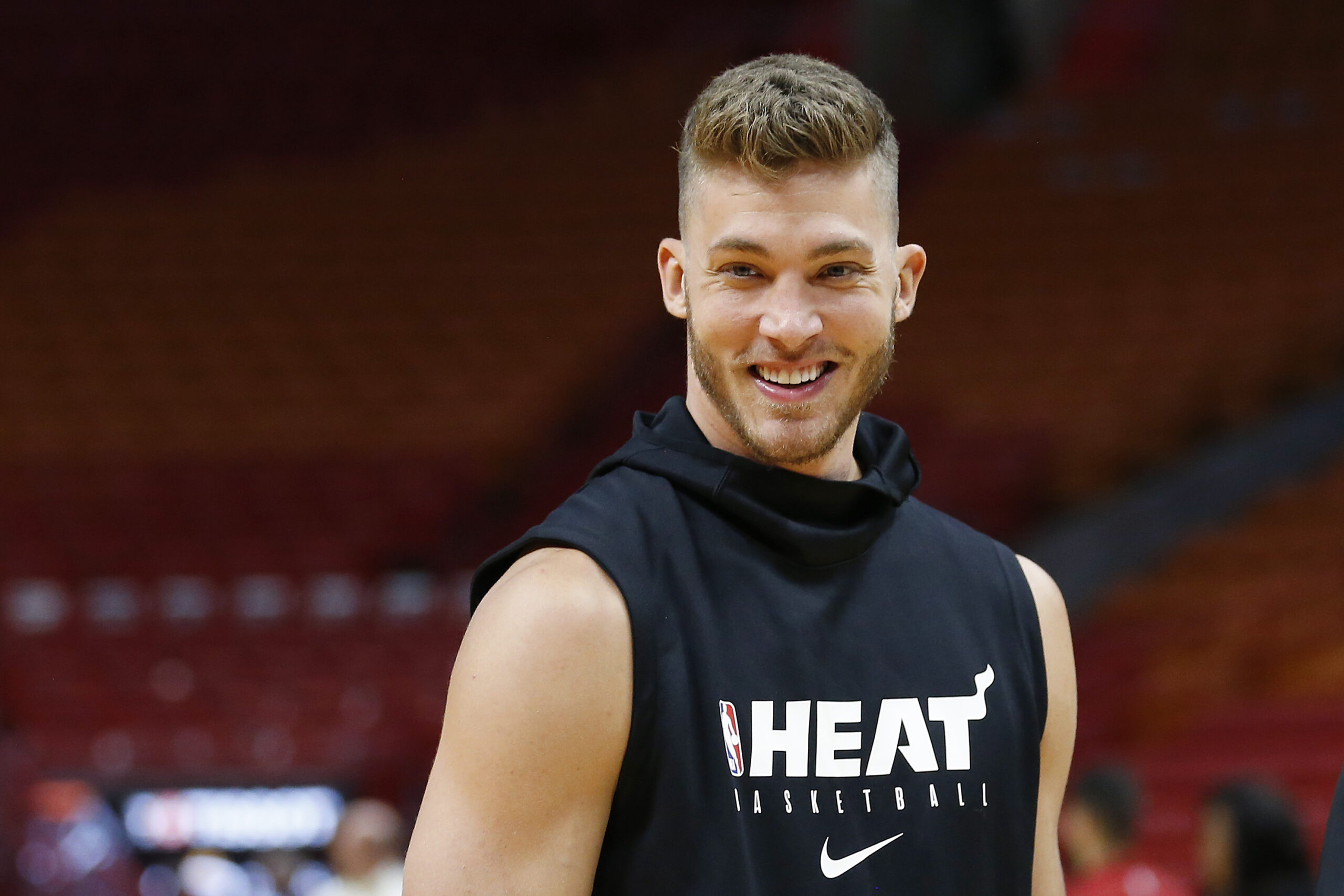 Meyers Leonard signs with Bucks after anti-Semitic slur 3