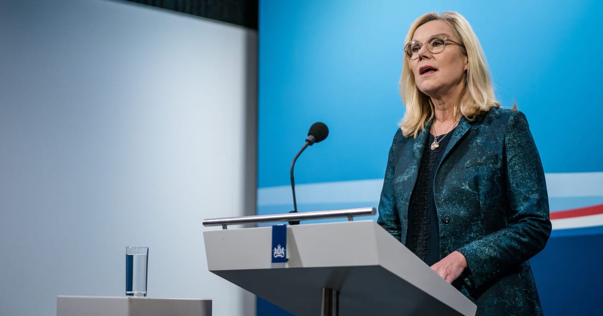 Dutch PM slams farmers for ‘bullying’ PM with lit torches – Reuters 19