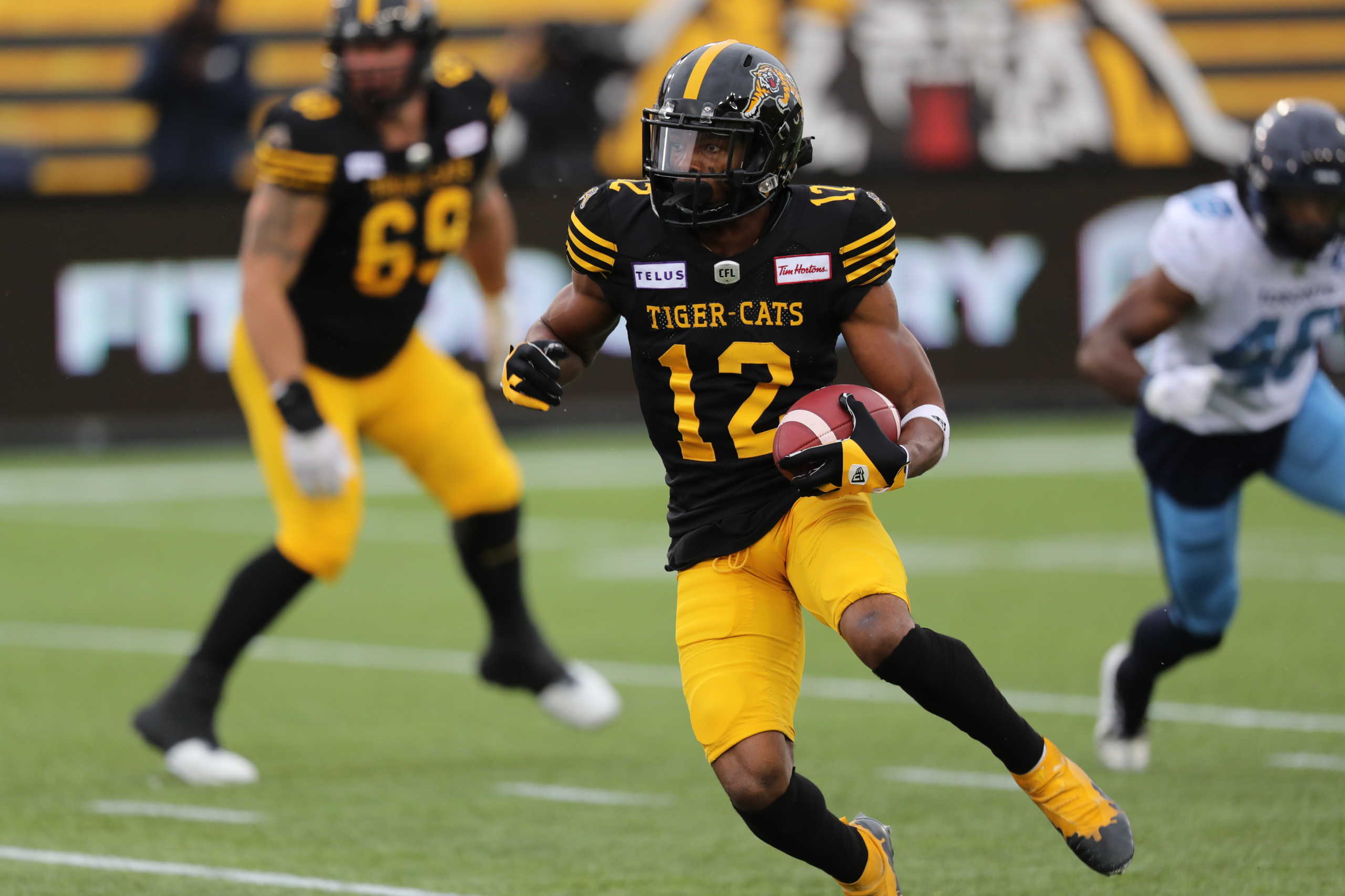 Steeltown sensation: Hamilton Tiger-Cats re-sign CFL All-Big name receiver Tim White for 2023 season 1