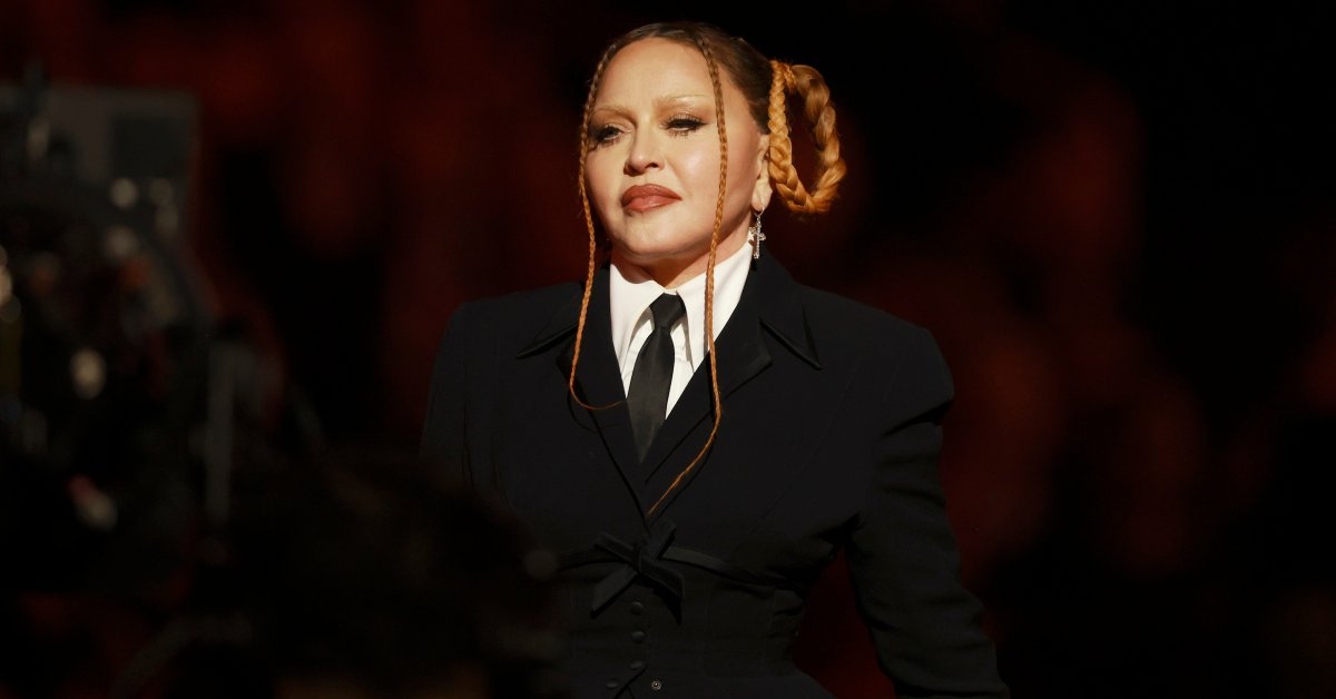 Why Everybody Freaked Out About Madonna’s Face on the Grammys 3