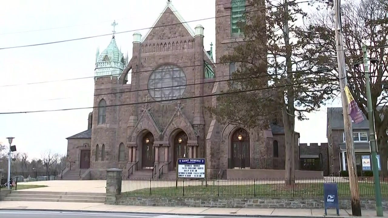 Philadelphia police discover 18-inch pipe bomb behind Catholic church 3