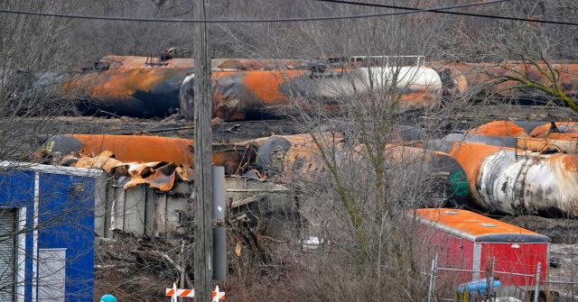 Cincinnati cuts water from Ohio River after train derailment 3