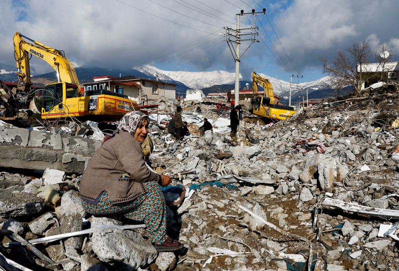 The German-Turkish community rushes to send money and blankets to the earthquake victims 1