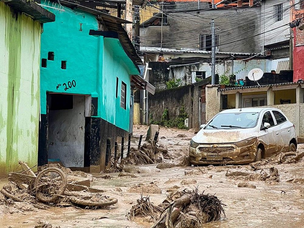 Heavy rains kill 36 in Brazil, cities call off carnivals 3