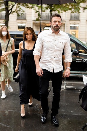 Jennifer Lopez Jokes About Ben Affleck’s ‘Happy’ Face: Video – Hollywood Presen 3