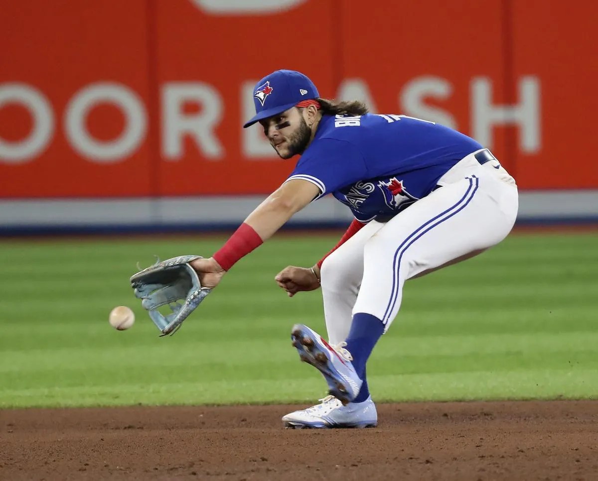 Bo Bichette, Blue Jays agree to three-year deal 11