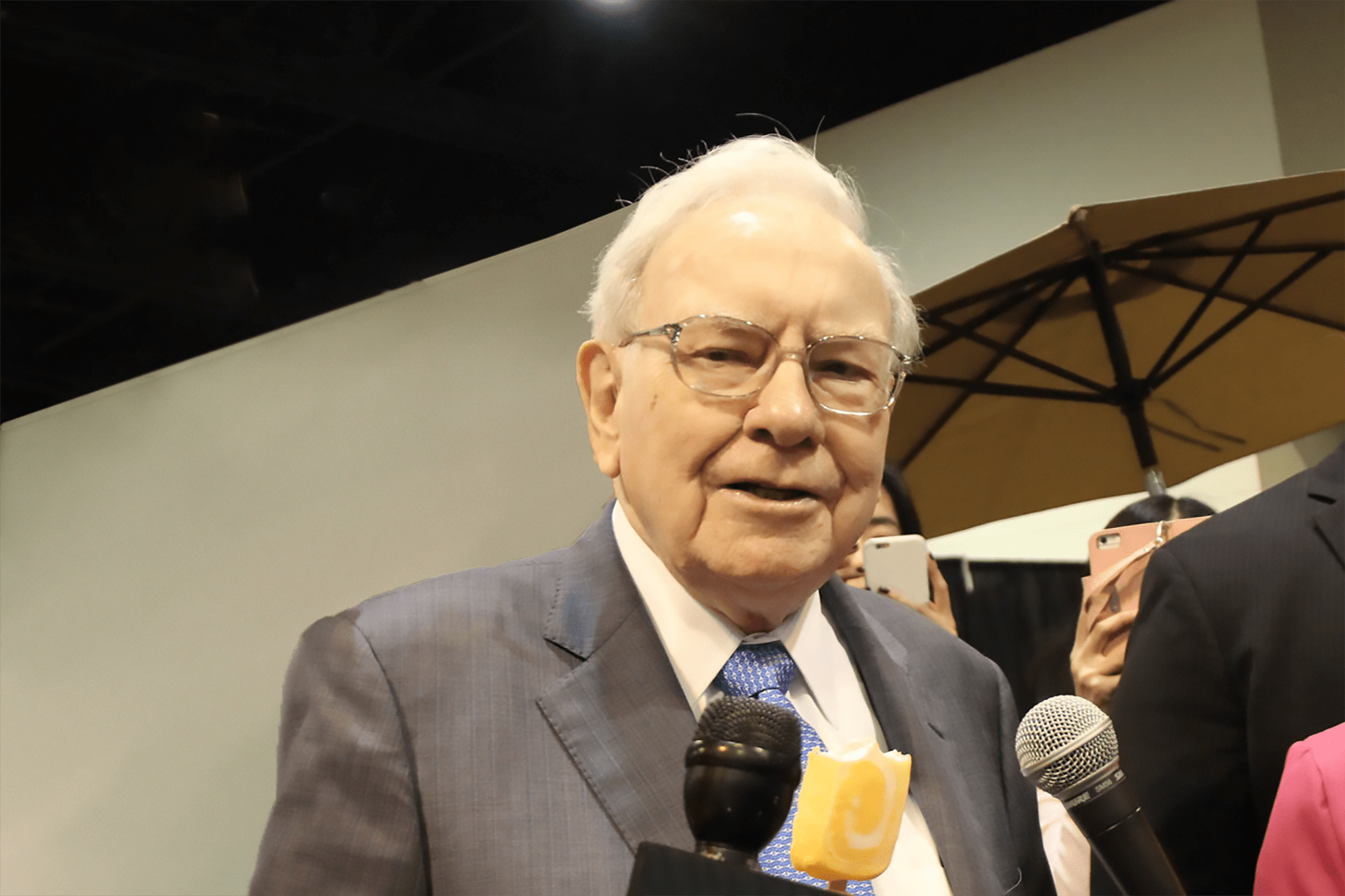 3 Reasons Warren Buffett Might Love Chipotle Stocks, and 1 Red Flag to Watch 3