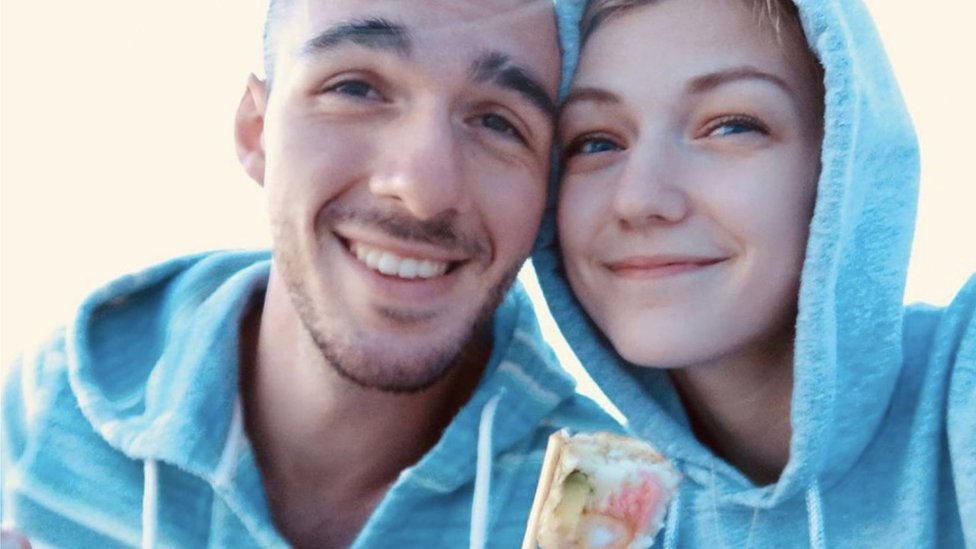 Gabby Petito seems to be bruised and bloodied in a unused photograph 17