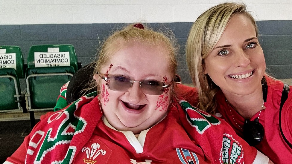 A disabled lady has made 1,000 requires Ed Sheeran tickets 13