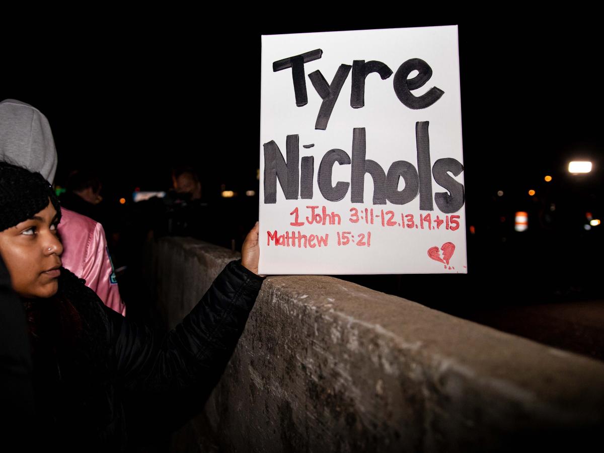 A Memphis police officer took and shared a photo of the bloodied Tire Nichols immediately after the caning, the state oversight report claims 3