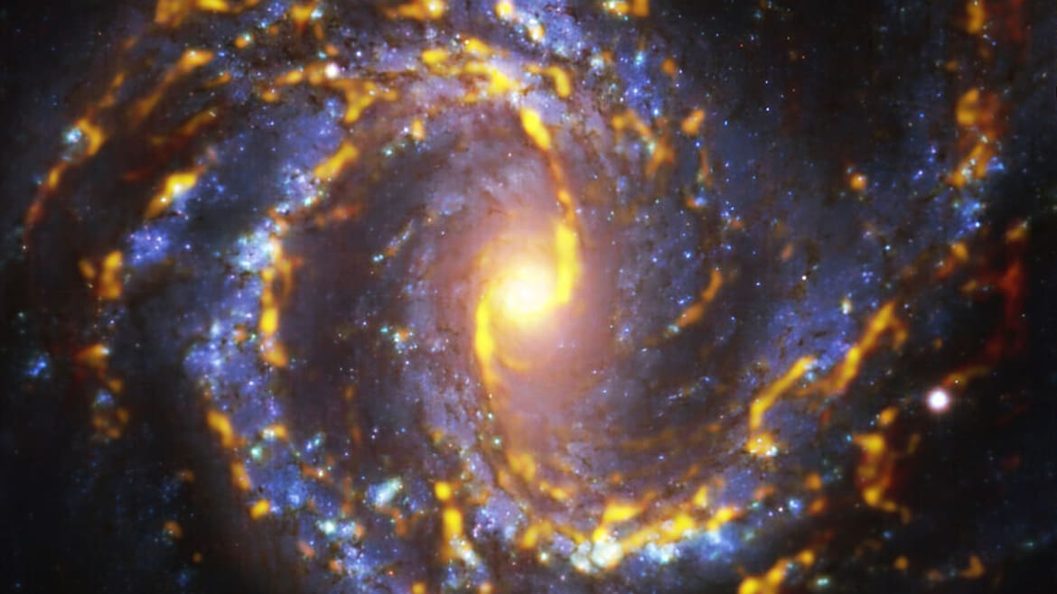 This mesmerizing spiral galaxy can tell us how stars are born 15