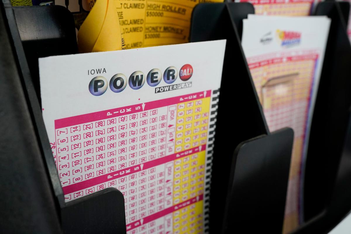Winning ticket for $754.6 million Powerball, the ninth largest jackpot in US lottery history, sold in Washington state 3