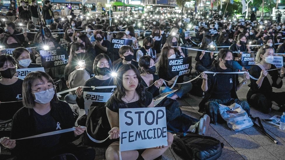 South Korean stalker sentenced to 40 years in prison for killing woman on subway 11