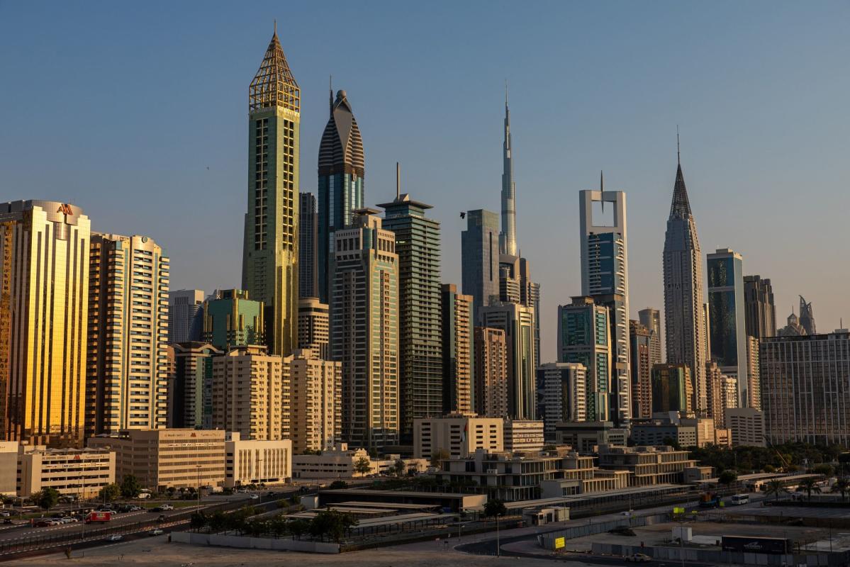 Dubai in talks to attract 50 hedge funds to Mideast Finance Hub 3