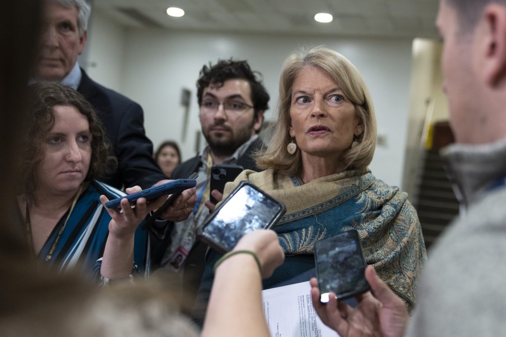 Lisa Murkowski pushes 0 tolerance for threats to Alaskan airspace 3