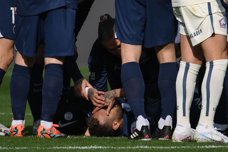 Paris Saint-Germain say Neymar has an MRI on his ankle as horrific injury threatens to put him out of key Champions League encounter against Bayern Munich 3