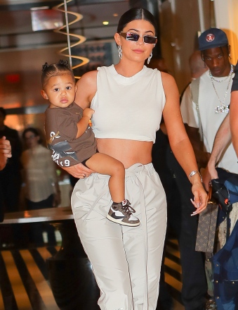 Khloe Kardashian gushes over Kardashian youngsters in workforce picture – Hollywood Day 13